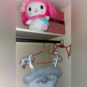 baby blue hello kitty top with faux fur and diamonds